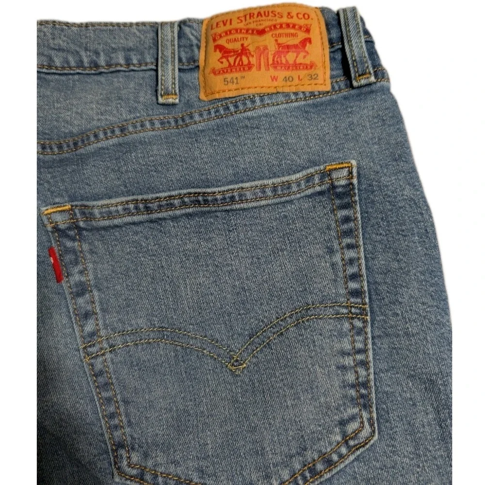 Levi's 541 Athletic‎ Taper Jeans Mens 40x32 Blue Stretch Denim Pants Light Wash